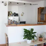Charming Apt Near The North And East Station