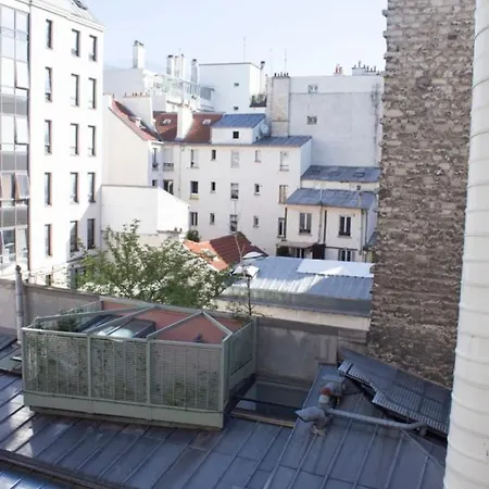 Apartment Charming Apt Near The North And East Station